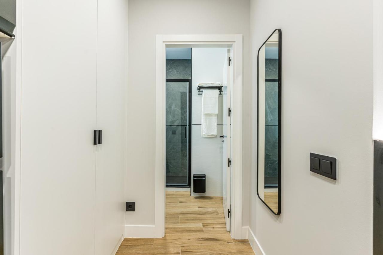 Vr Latina Apartments มาดริด ภายนอก รูปภาพ