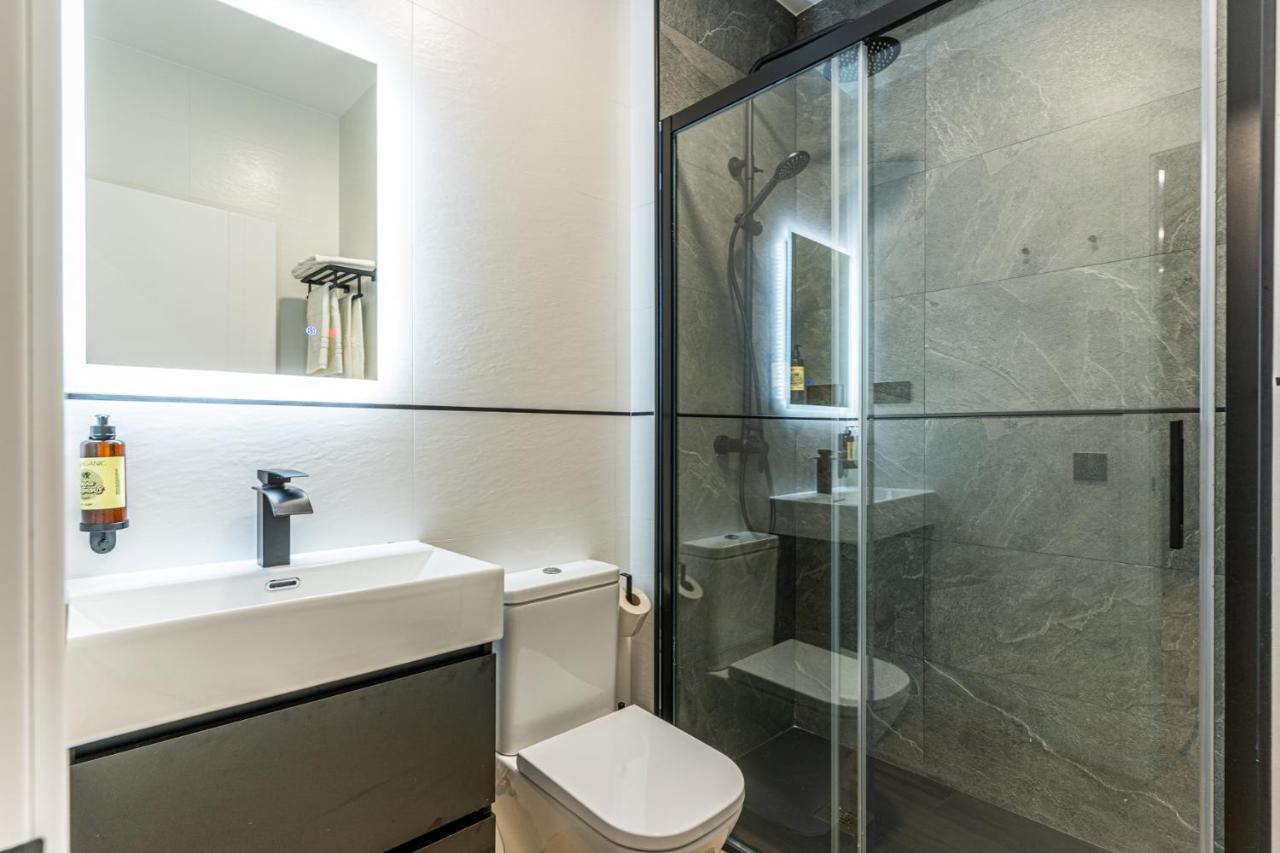 Vr Latina Apartments มาดริด ภายนอก รูปภาพ