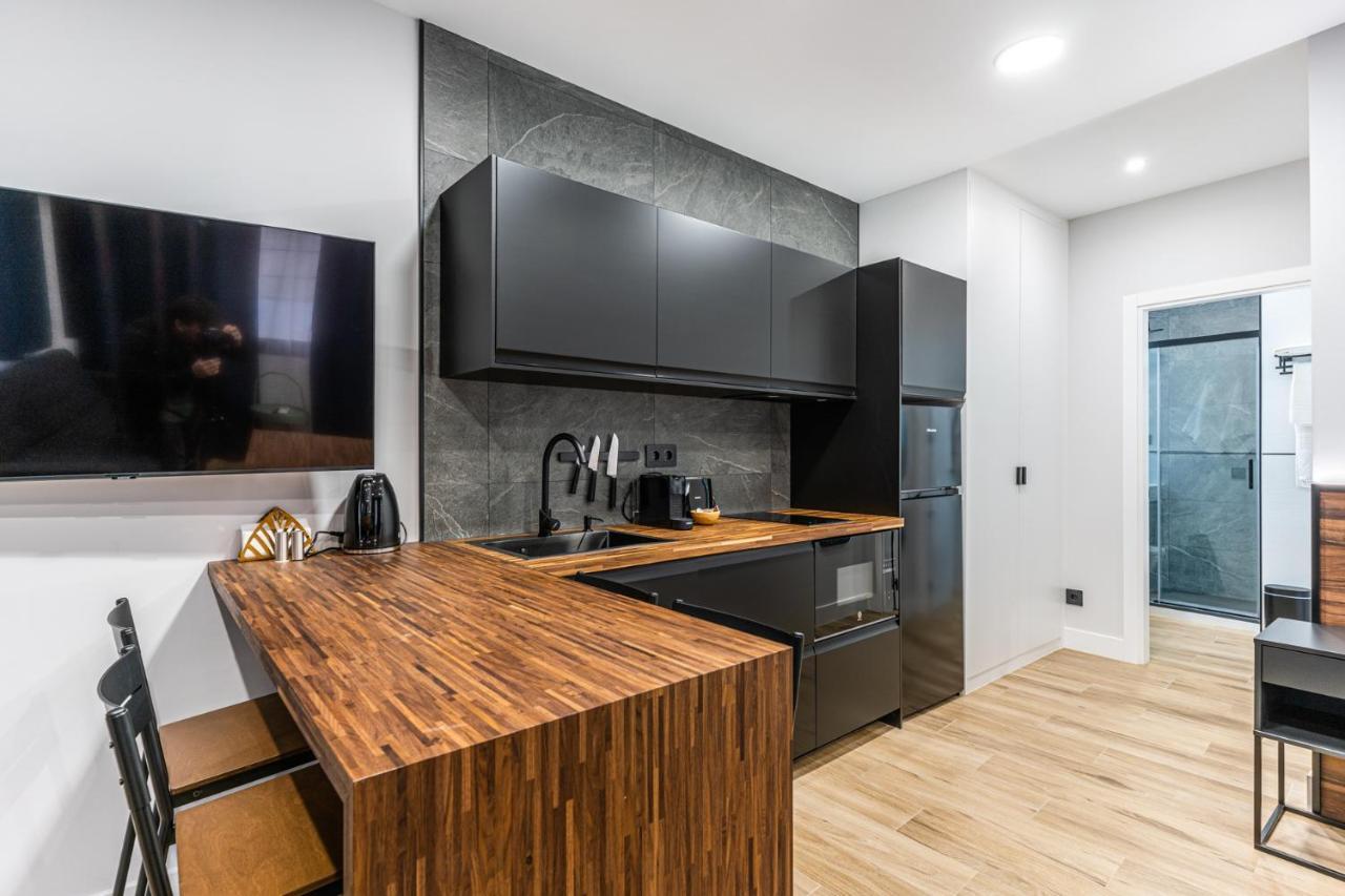 Vr Latina Apartments มาดริด ภายนอก รูปภาพ