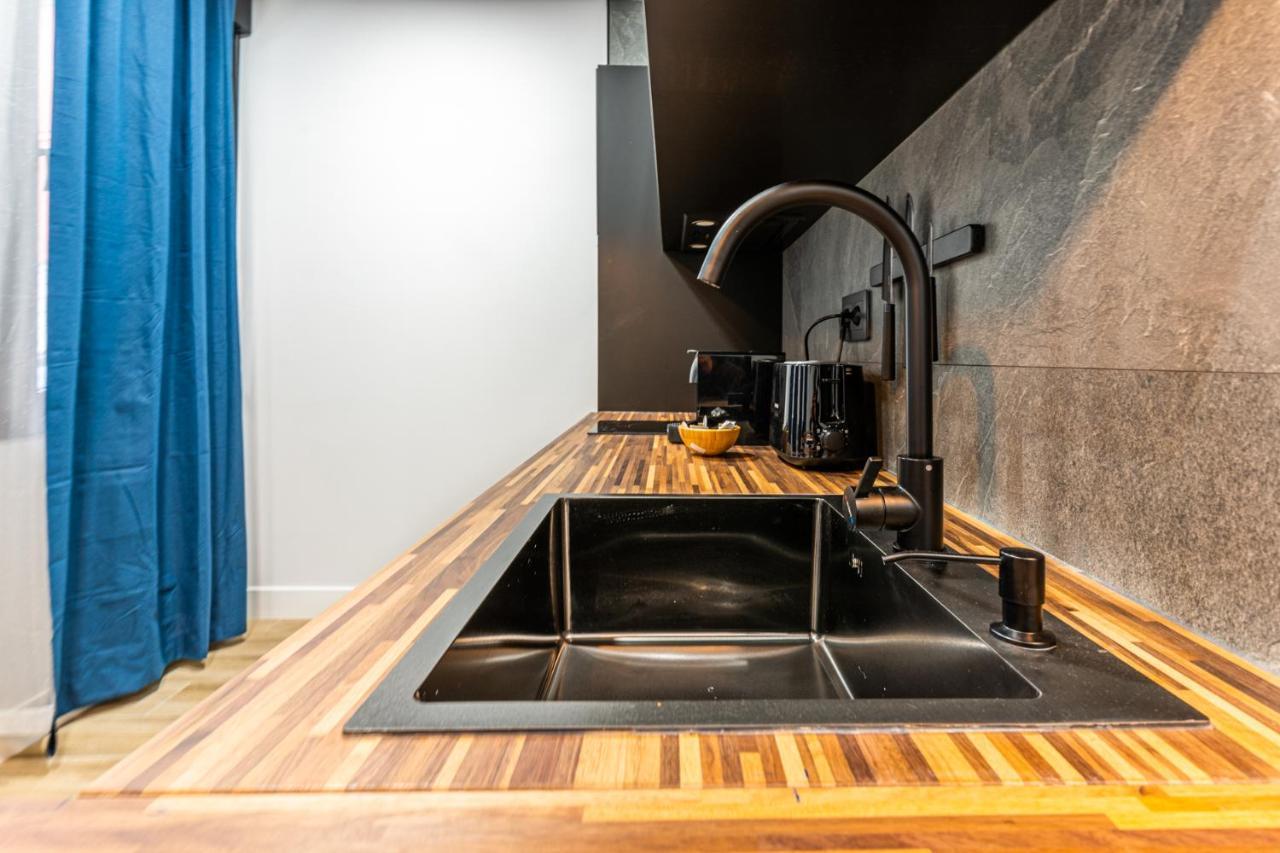 Vr Latina Apartments มาดริด ภายนอก รูปภาพ