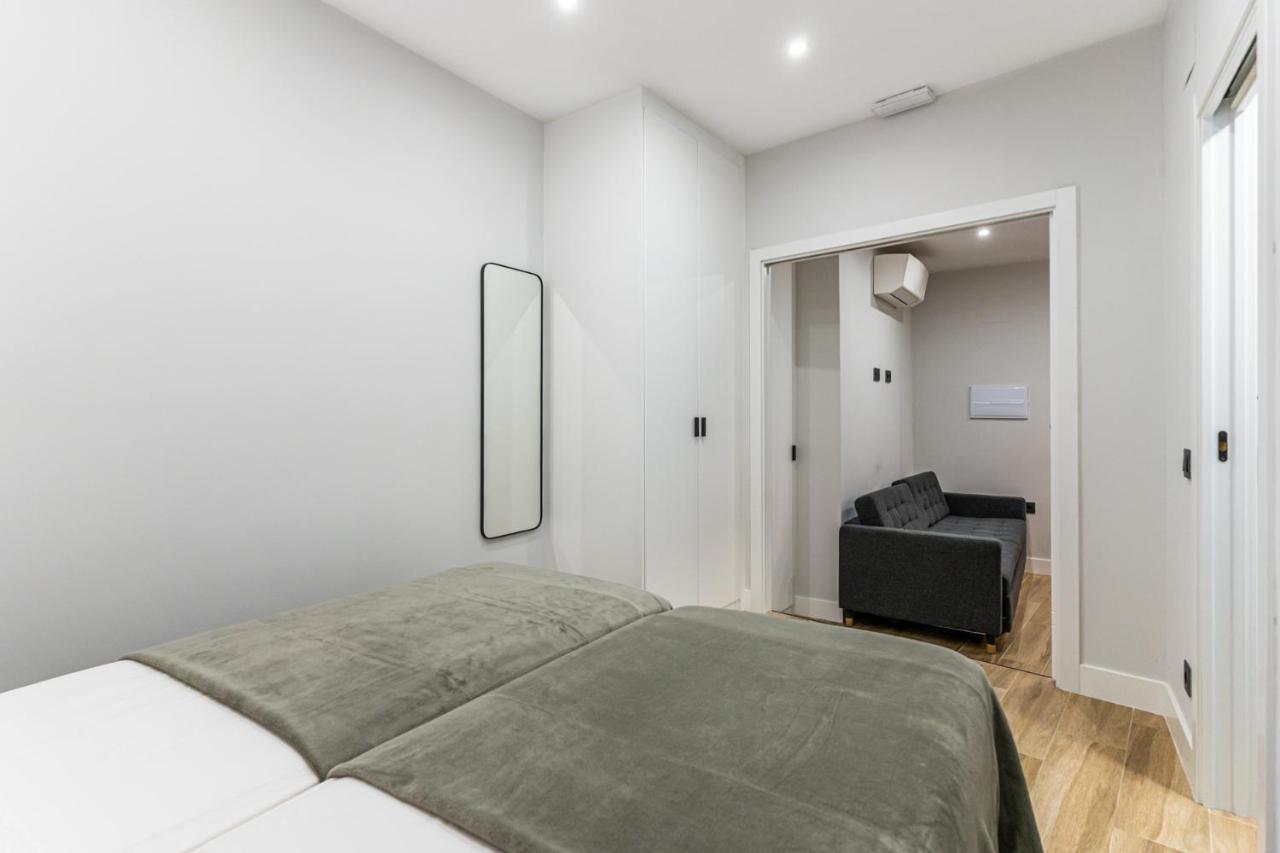 Vr Latina Apartments มาดริด ภายนอก รูปภาพ